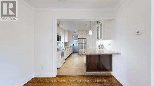 19 Strathgowan Crescent, Toronto, ON - Indoor Photo Showing Kitchen