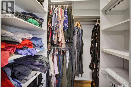 439 Braemar Court, Saskatoon, SK - Indoor With Storage