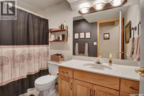 439 Braemar Court, Saskatoon, SK - Indoor Photo Showing Bathroom