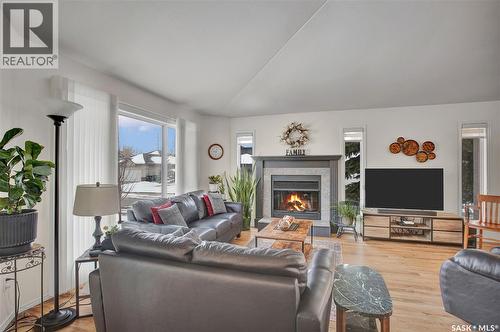 439 Braemar Court, Saskatoon, SK - Indoor Photo Showing Living Room With Fireplace