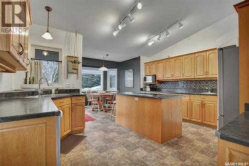 439 Braemar Court, Saskatoon, SK - Indoor Photo Showing Kitchen