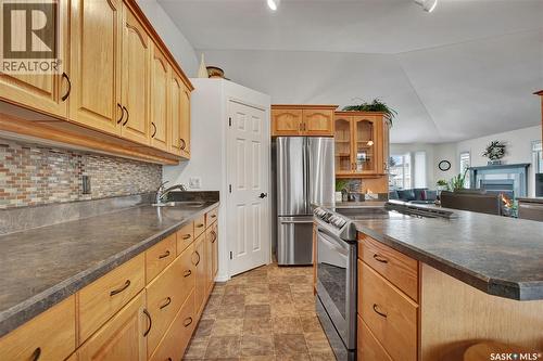 439 Braemar Court, Saskatoon, SK - Indoor Photo Showing Kitchen