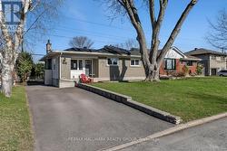 1138 SHERMAN DRIVE  Ottawa, ON K2C 2M4