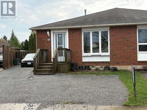 23 POPLAR CRESCENT  Welland (N. Welland), ON L3C 6W5