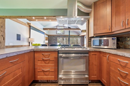 9658 Second Line, Milton, ON - Indoor Photo Showing Kitchen