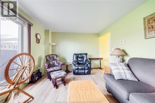 2693 Meadowbrook Lane, Windsor, ON - Indoor Photo Showing Living Room