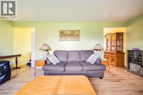 2693 Meadowbrook Lane, Windsor, ON - Indoor Photo Showing Living Room