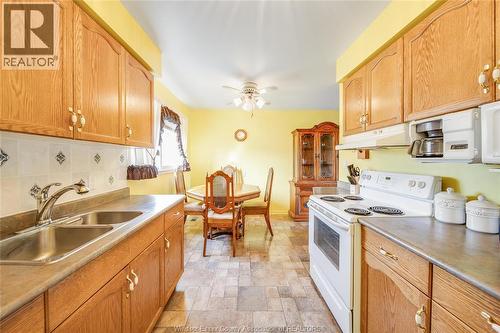 2693 Meadowbrook Lane, Windsor, ON - Indoor Photo Showing Kitchen With Double Sink