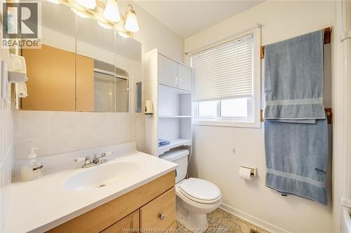 2693 Meadowbrook Lane, Windsor, ON - Indoor Photo Showing Bathroom