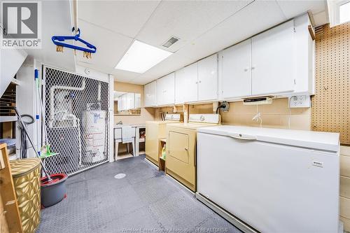 2693 Meadowbrook Lane, Windsor, ON - Indoor Photo Showing Laundry Room