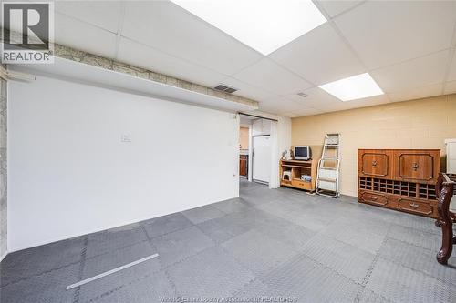 2693 Meadowbrook Lane, Windsor, ON - Indoor