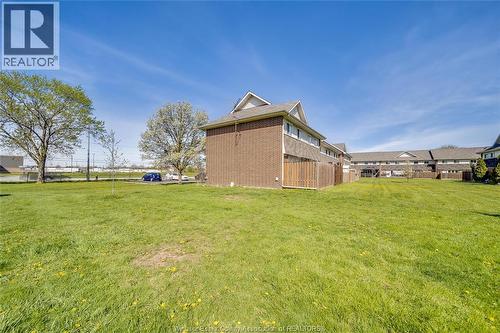 2693 Meadowbrook Lane, Windsor, ON - Outdoor
