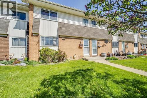 2693 Meadowbrook Lane, Windsor, ON - Outdoor