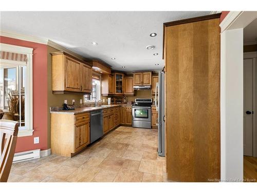 77 Jeannette St, Dieppe, NB 