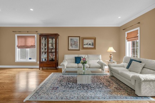 70 English Daisy Court, Vaughan, ON - Indoor Photo Showing Living Room