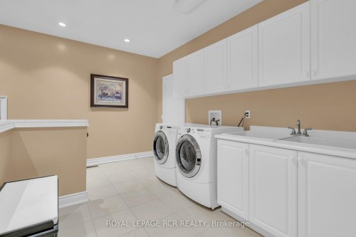 70 English Daisy Court, Vaughan, ON - Indoor Photo Showing Laundry Room