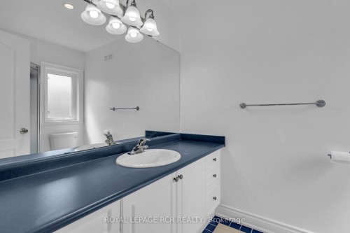 70 English Daisy Court, Vaughan, ON - Indoor Photo Showing Bathroom