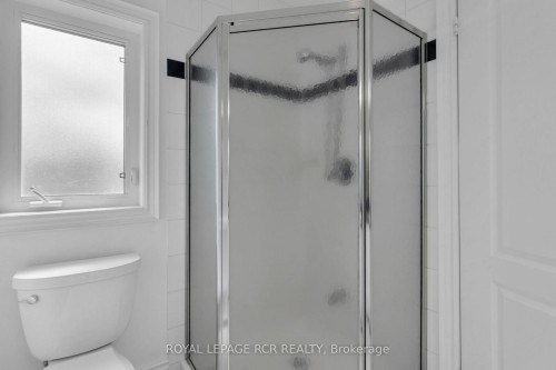 70 English Daisy Court, Vaughan, ON - Indoor Photo Showing Bathroom