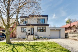 24 Wigan Crescent Toronto, ON M3H 3A4