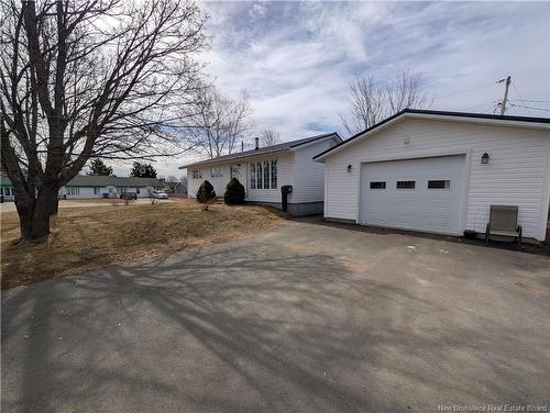 562 Fleet, Bathurst, NB 