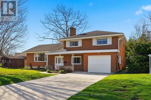 15 JOHNSTONE BOULEVARD  Brockton, ON N0G 2V0