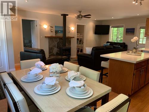 1833 Tiny Beaches Road S, Tiny, ON - Indoor Photo Showing Dining Room