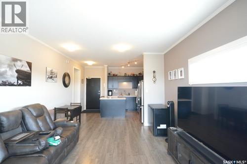321 545 Hassard Close, Saskatoon, SK - Indoor Photo Showing Living Room