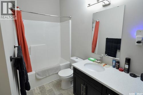 321 545 Hassard Close, Saskatoon, SK - Indoor Photo Showing Bathroom