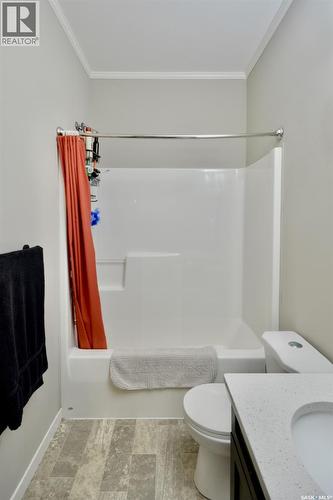 321 545 Hassard Close, Saskatoon, SK - Indoor Photo Showing Bathroom