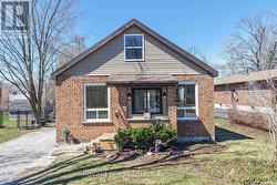 38 ADAIR STREET  Orillia, ON L3V 2X2