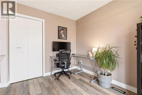 Room featuring wood-finish flooring, neutral wall paint, and white baseboards - 30 Darlington Drive, Hamilton, ON - Indoor Photo Showing Office