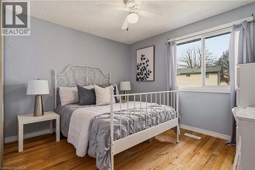 19 Golden Orchard Drive, Hamilton, ON - Indoor Photo Showing Bedroom