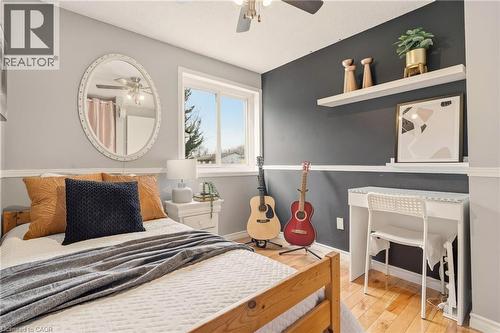 19 Golden Orchard Drive, Hamilton, ON - Indoor Photo Showing Bedroom