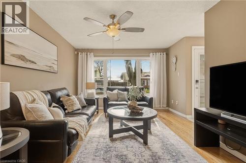 19 Golden Orchard Drive, Hamilton, ON - Indoor Photo Showing Living Room