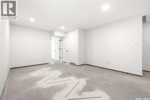 3023 Regina Avenue, Regina, SK - Indoor