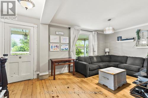 3436 Rittenhouse Road, Lincoln (Lincoln-Jordan/Vineland), ON - Indoor Photo Showing Living Room