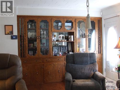 561 Dome Crescent, Burstall, SK - Indoor Photo Showing Living Room