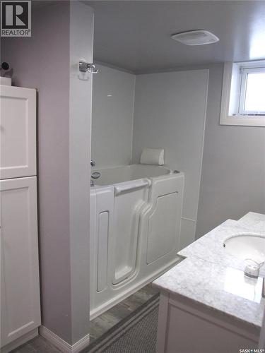 561 Dome Crescent, Burstall, SK - Indoor