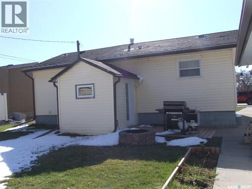 561 Dome Crescent, Burstall, SK - Outdoor With Exterior