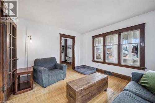 9 Spadina Road E, Kitchener, ON - Indoor Photo Showing Living Room
