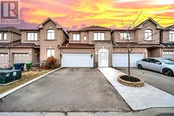 15D VIEW GREEN CRESCENT  Toronto, ON M9W 7E1