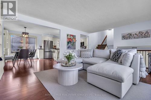 24 Shuh Avenue, Kitchener, ON - Indoor Photo Showing Living Room