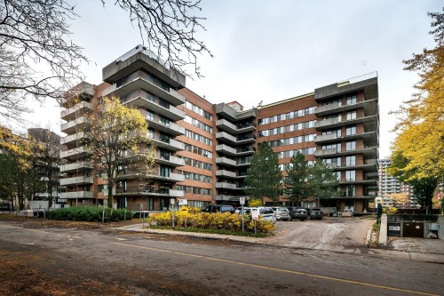 205-5720 Av. Rembrandt  Côte-Saint-Luc, QC H4W 3A1