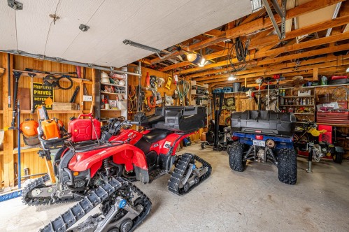 Garage - 5072 Ch. Lost River, Harrington, QC - Indoor Photo Showing Garage