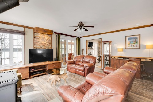 Salon - 5072 Ch. Lost River, Harrington, QC - Indoor Photo Showing Living Room