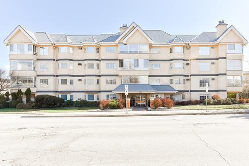 407-374 Winnipeg Street  Penticton, BC V2A 5M5