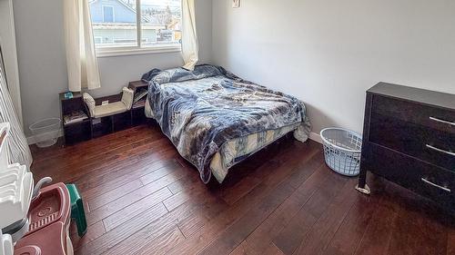 511 11Th Street, Cranbrook, BC - Indoor Photo Showing Bedroom