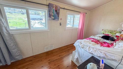 511 11Th Street, Cranbrook, BC - Indoor Photo Showing Bedroom