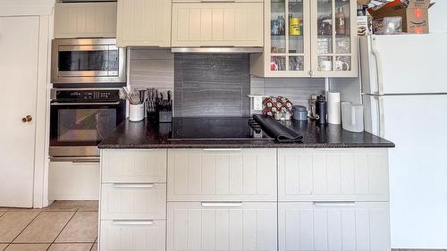 511 11Th Street, Cranbrook, BC - Indoor Photo Showing Kitchen