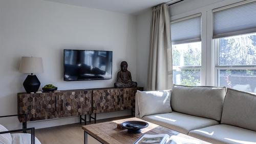 4445 Gordon Drive, Kelowna, BC 